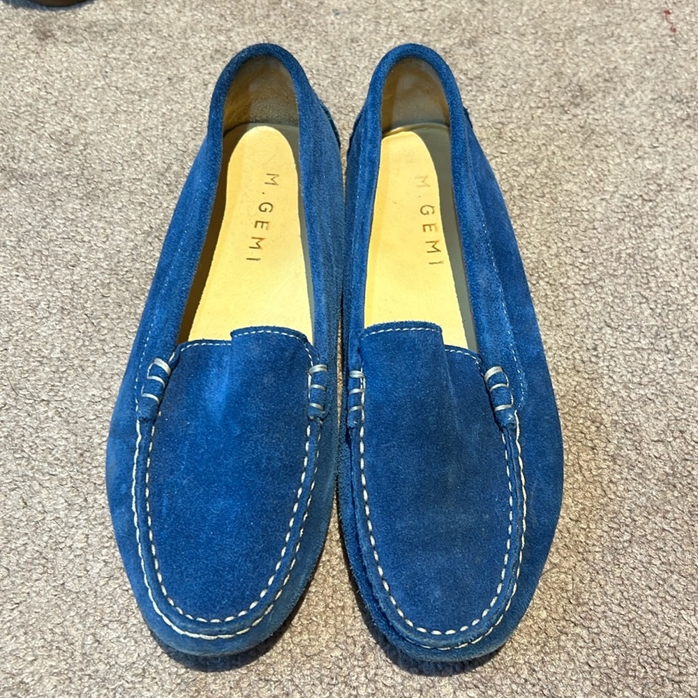 M. Gemi Ladies Felize Suede Driving Moccasins. Runs small- will fit sz6 better.